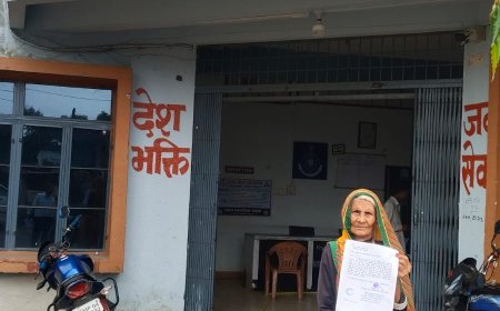 बुजुर्ग महिला से गुंडागर्दी: 'जमीन दो नहीं तो जान से जाओगे'... परवलिया में दबंगों ने जबरन लगवाए अंगूठे, अब न्याय के लिए भटक रही देवी बाई