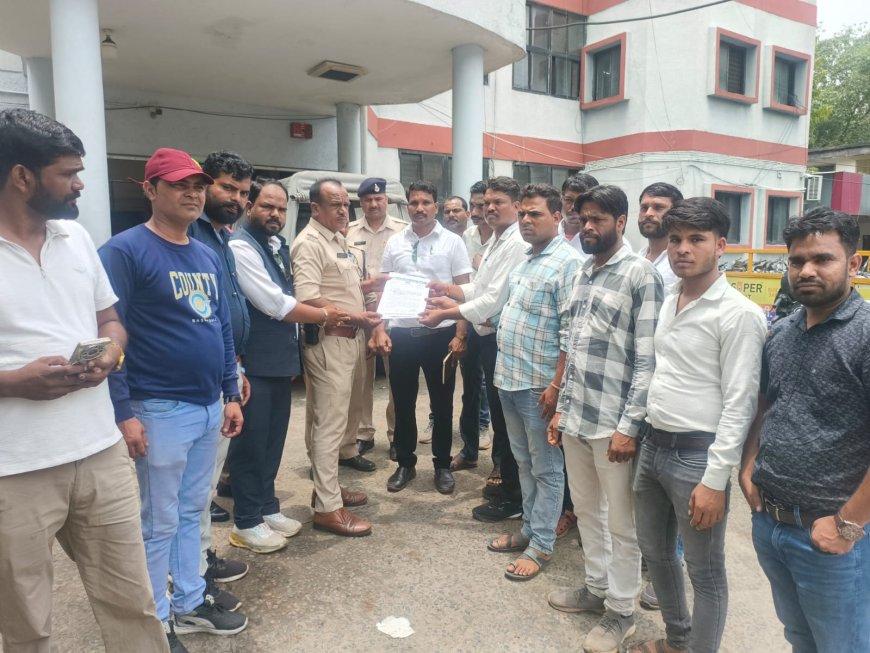 डॉ. बाबा साहेब आंबेडकर की प्रतिमा के कथित अपमान पर कार्रवाई की मांग, पुलिस को सौंपा ज्ञापन