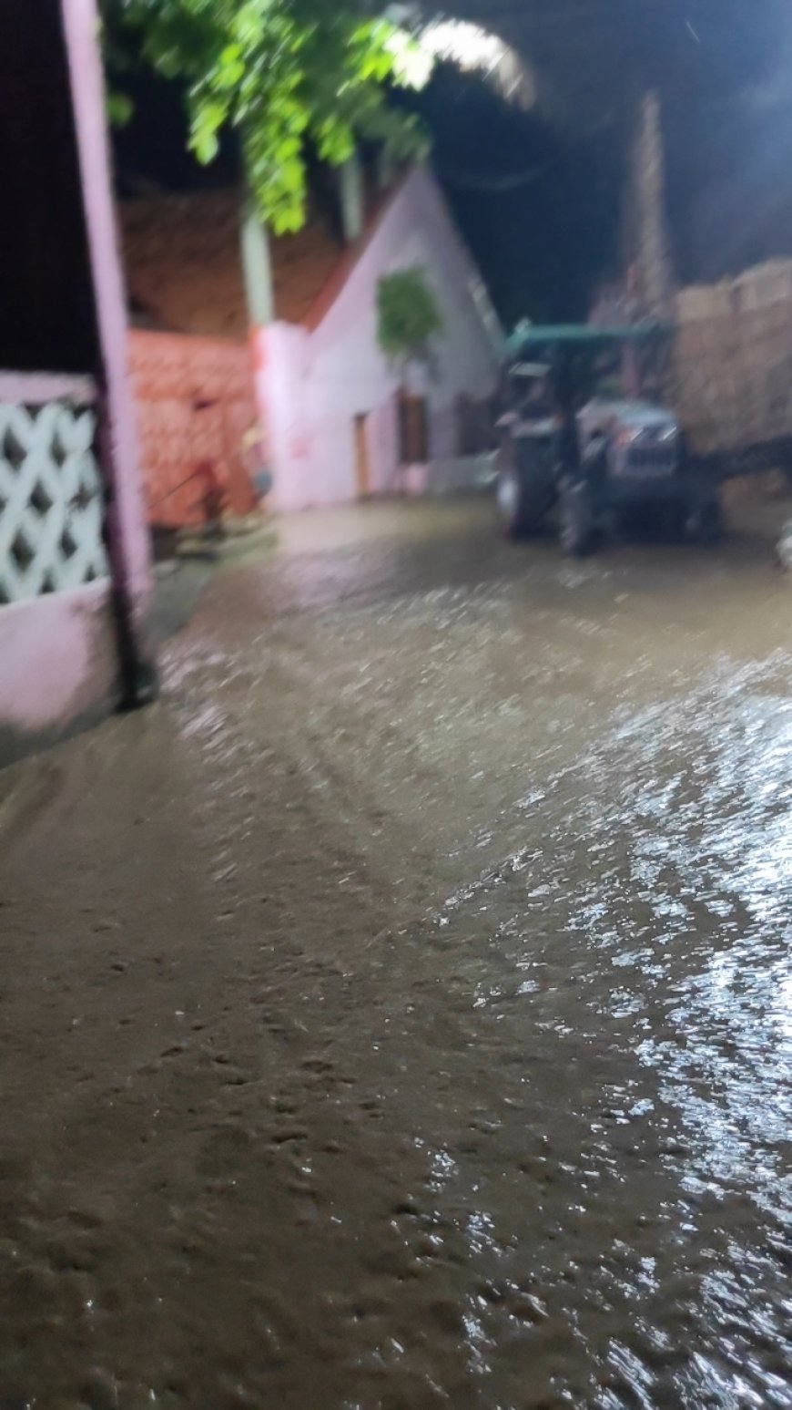 एक घंटे की बारिश में जलमग्न हुआ बापौली धाम आश्रम, संस्कृत पाठशाला के 60 छात्र सुरक्षित