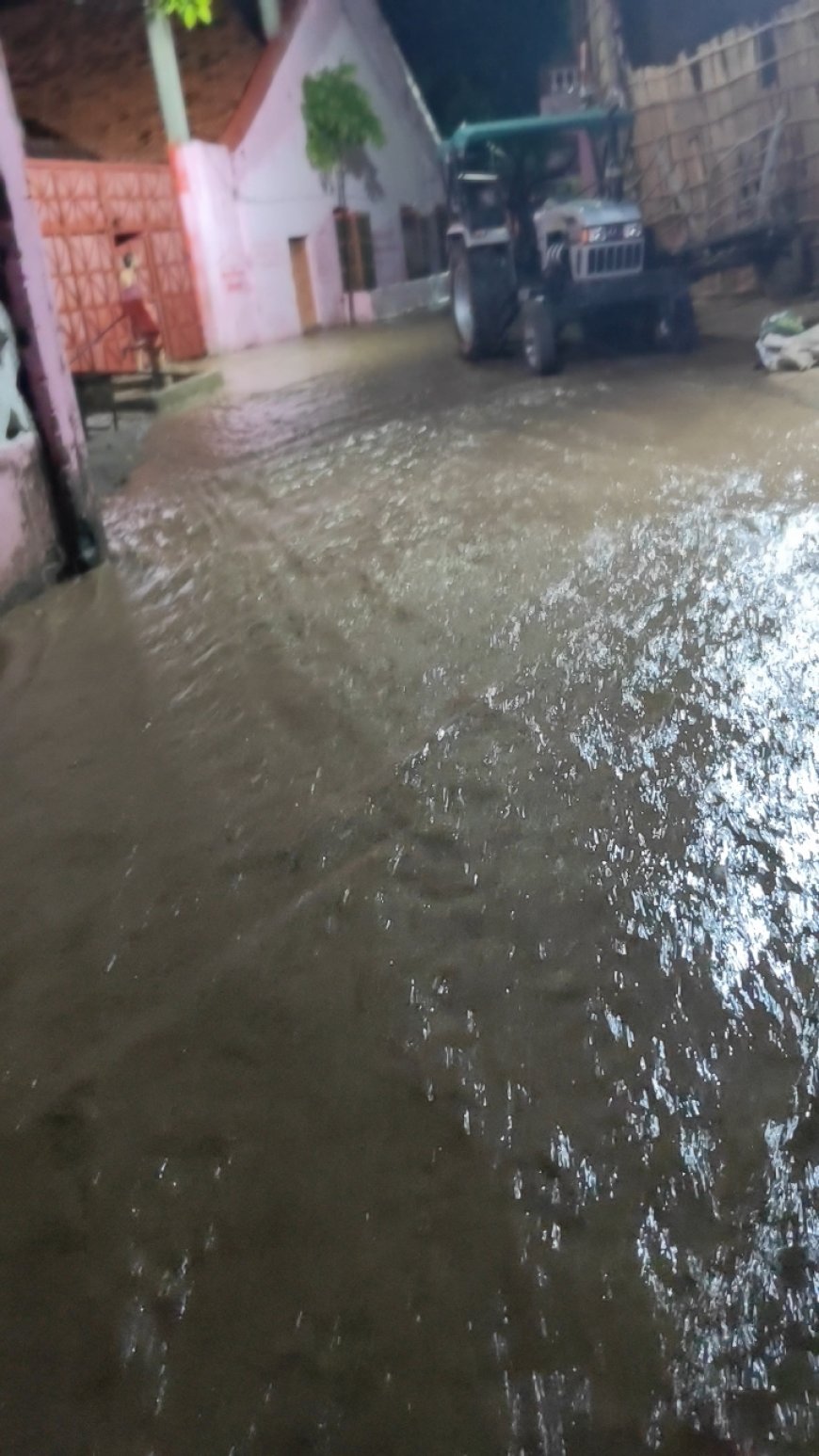 एक घंटे की बारिश में जलमग्न हुआ बापौली धाम आश्रम, संस्कृत पाठशाला के 60 छात्र सुरक्षित