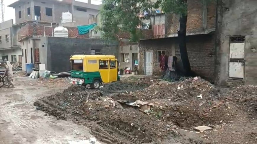 महावीर कॉलोनी में सरकारी बगीचे की जमीन पर कब्जे का आरोप, रहवासियों ने सौंपा ज्ञापन