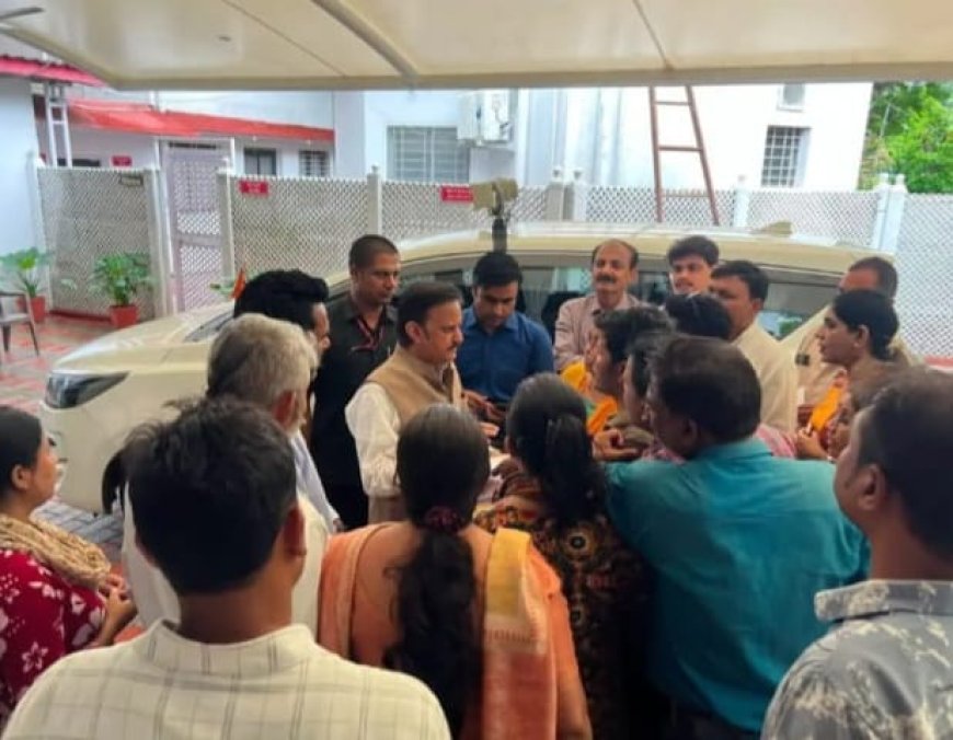 जेपी अस्पताल से 21 कर्मचारियों की छुट्टी, 20-25 साल से सेवा दे रहे कर्मियों ने उठाए सवाल