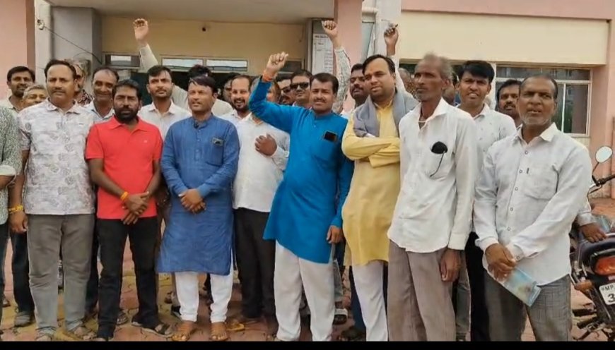 जावरा में परम्परागत रास्ता बंद करने का आरोप, किसानों ने एसडीएम से लगाई न्याय की गुहार