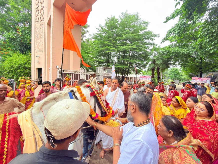 श्री महालक्ष्मी देवालय स्थापना महोत्सव: करूणाधाम में त्रिदिवसीय सार्वभौम दिग्विजय महायज्ञ संपन्न, मां महालक्ष्मी की भव्य आरती हुई