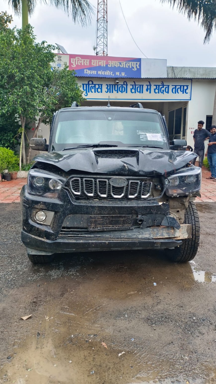 मंदसौर पुलिस की बड़ी कार्रवाई: स्कॉर्पियो से 465 किलो डोडाचूरा जब्त, ₹21.30 लाख की सामग्री बरामद, तस्कर फरार