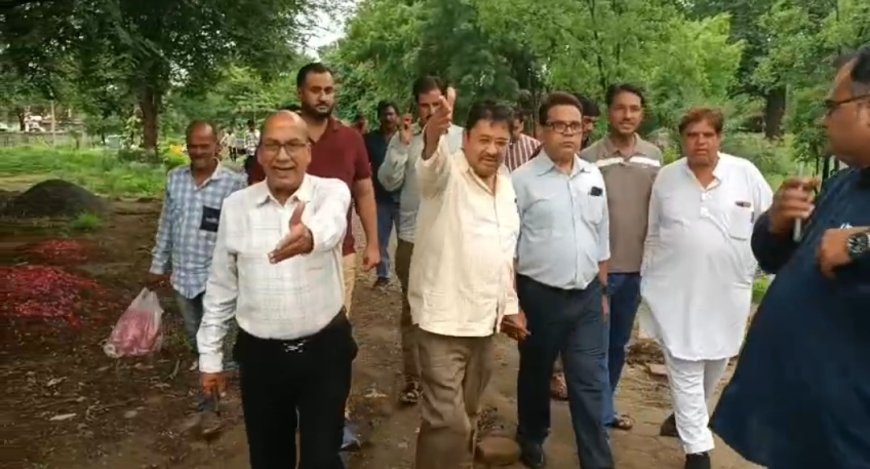 जावरा में 'अमृत हरित माह अभियान 2026' की शुरुआत, जनता कॉलोनी-कब्रिस्तान में हुआ पौधारोपण