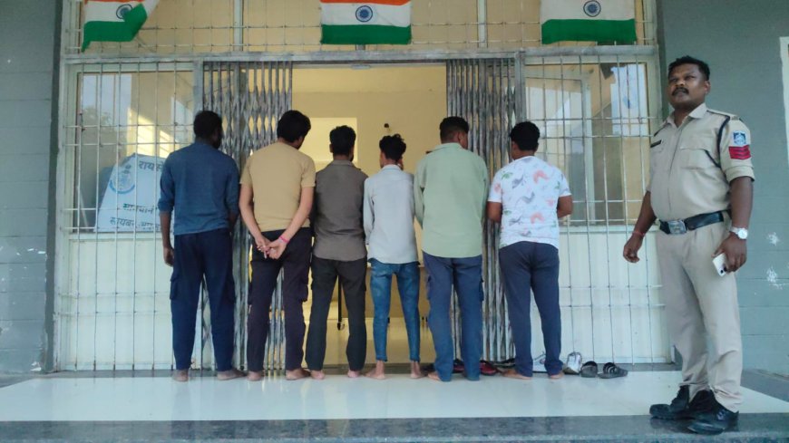 देवरी पुलिस की बड़ी कार्रवाई: स्वागत ढाबे के पीछे जुआ खेलते 6 आरोपी गिरफ्तार, 20 हजार रुपए जब्त