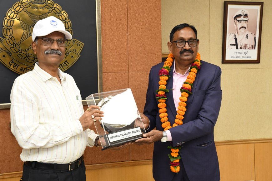 पुलिस मुख्यालय के 8 सेवानिवृत्त कर्मचारियों को भावभीनी विदाई, डीजीपी कैलाश मकवाणा ने किया सम्मानित