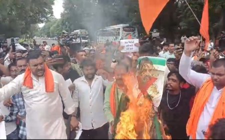 राम मंदिर चढ़ावा विवाद पर भोपाल में बजरंग दल का प्रदर्शन, राहुल गांधी के खिलाफ जताया आक्रोश