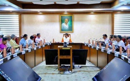 कैबिनेट के बड़े फैसले: किसानों को 100 करोड़ की 'कवच योजना' का सुरक्षा चक्र, स्कूलों में शुरू होगा 'मिशन बुनियाद'