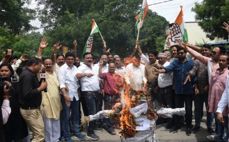 भोपाल में मास्टर प्लान को लेकर कांग्रेस का हल्लाबोल, नगर निगम मुख्यालय पर प्रदर्शन