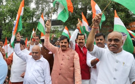 भोपाल में बारिश के बीच निकली तिरंगा यात्रा, CM मोहन यादव ने किया शुभारंभ; युवाओं ने लिया देशसेवा का संकल्प