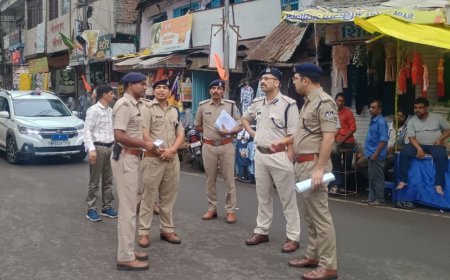 ईद-ए-मिलाद जुलूस मार्ग का वरिष्ठ पुलिस अधिकारियों ने किया पैदल निरीक्षण, सुरक्षा और यातायात व्यवस्था के दिए निर्देश