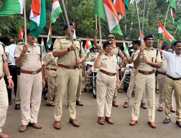स्वतंत्रता दिवस पर भोपाल पुलिस ने निकाली भव्य तिरंगा यात्रा भोपाल। 80वें स्वतंत्रता