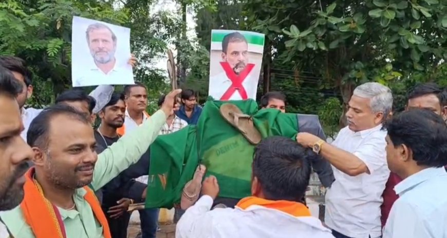 राम मंदिर चढ़ावा विवाद पर भोपाल में बजरंग दल का प्रदर्शन, राहुल गांधी के खिलाफ जताया आक्रोश