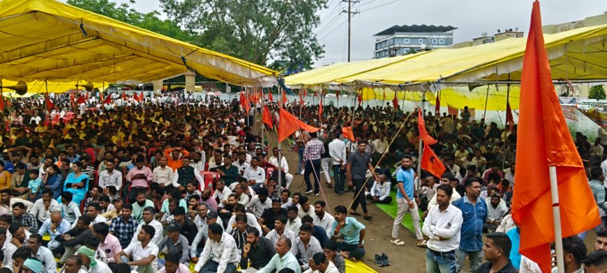 भोपाल में ठेका और आउटसोर्स श्रमिकों का जंगी प्रदर्शन, 10 हजार कर्मचारियों ने उठाई मांगों की आवाज