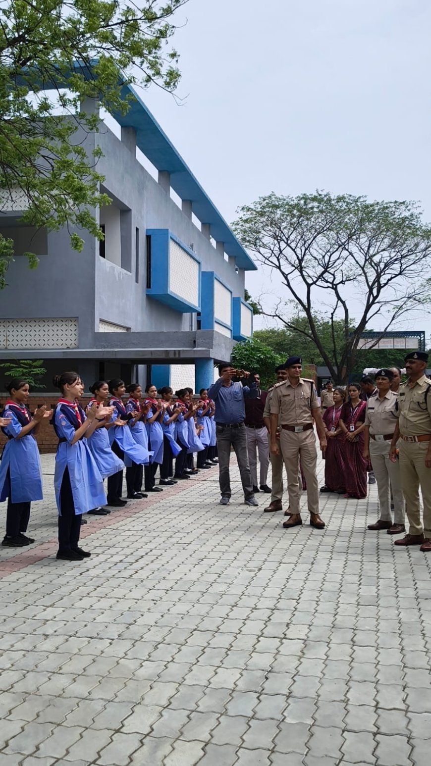 सान्दीपनि विद्यालय में ‘जन सुरक्षा युवा सृजन संवाद’, विद्यार्थियों को कानून और सड़क सुरक्षा की दी जानकारी
