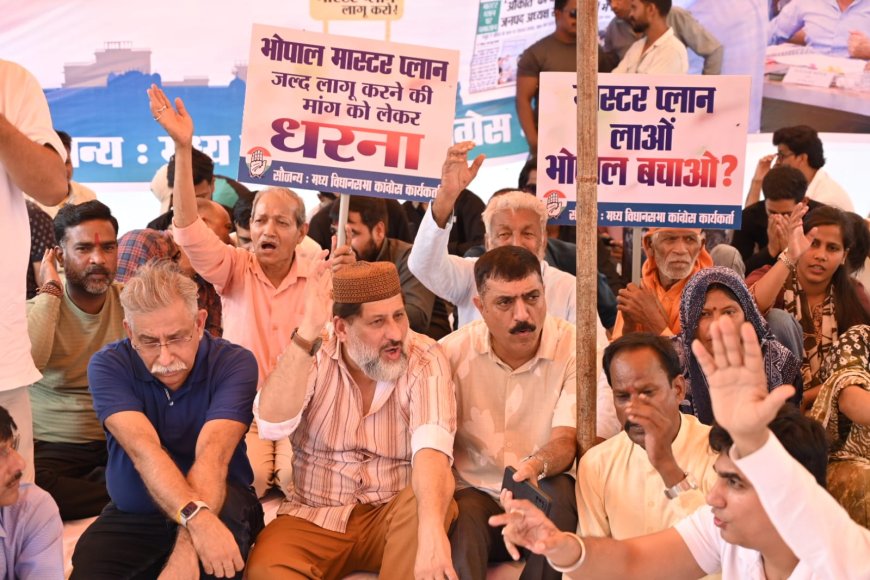 भोपाल में मास्टर प्लान लागू करने की मांग, विधायक आरिफ मसूद ने 10 नंबर मार्केट में दिया धरना