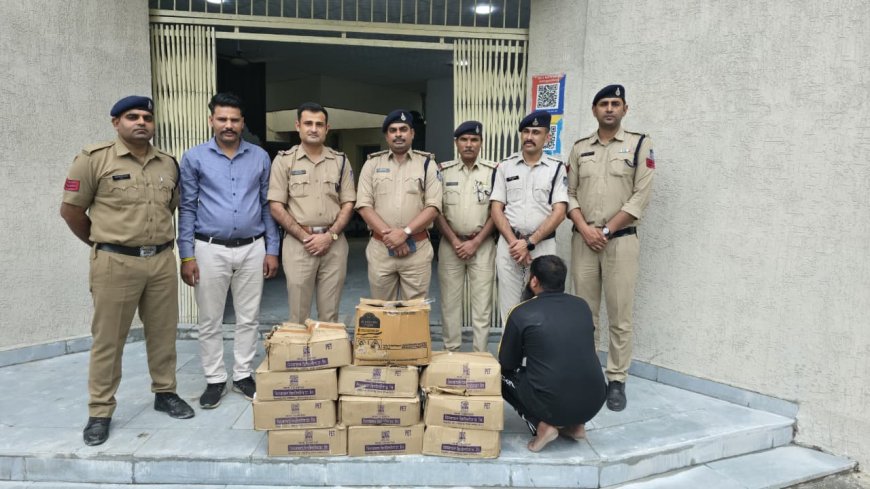 आसाराम चौराहे पर वाहन चेकिंग में 108 लीटर देसी शराब जब्त, एक आरोपी गिरफ्तार