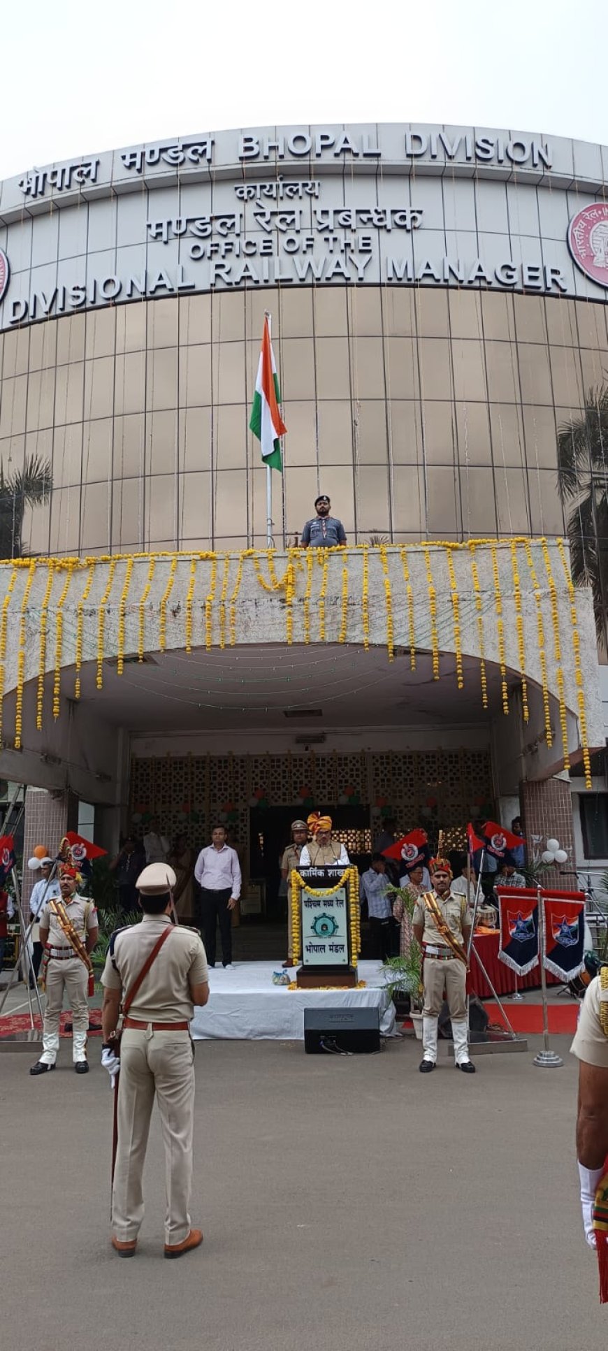 भोपाल मंडल में राष्ट्रध्वज की शान और देशभक्ति के उत्साह के साथ मनाया गया स्वतंत्रता दिवस
