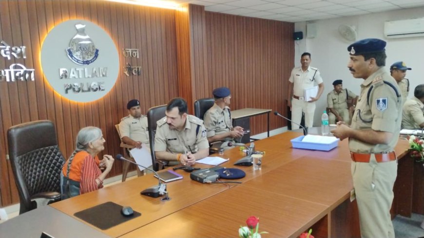 रतलाम पुलिस की जनसुनवाई में 38 आवेदकों की शिकायतें सुनीं, त्वरित निराकरण के निर्देश