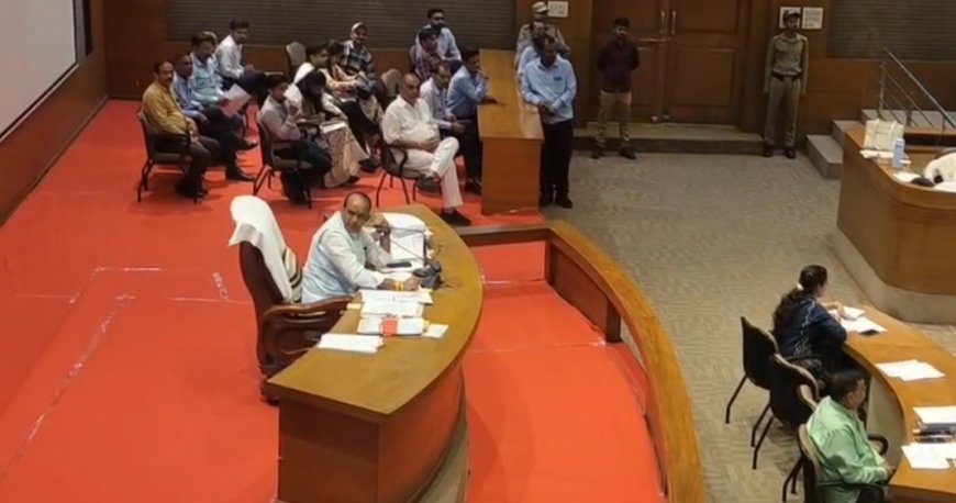 कमिश्नर संस्कृति जैन की अनुपस्थिति पर भड़के निगम अध्यक्ष, बोले- आइंदा ध्यान रखें, नहीं तो परमानेंट विदा कर दिया जाएगा