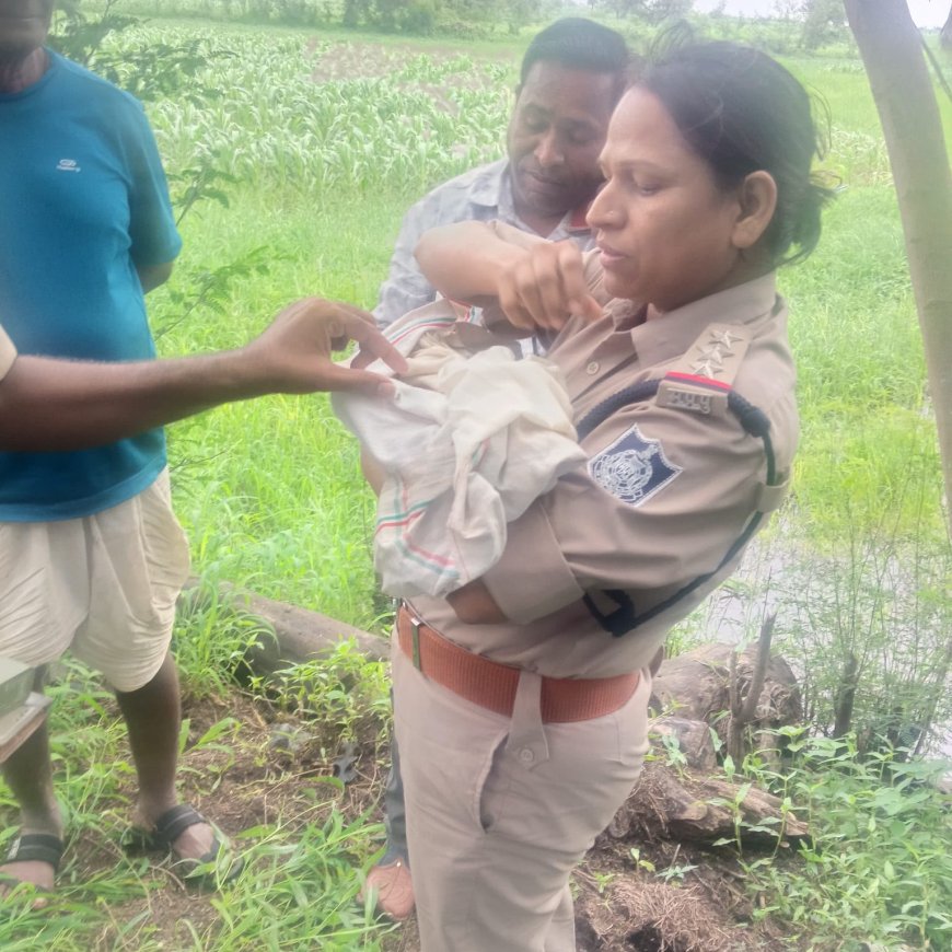 कुएं के पास लावारिस मिला नवजात, रायपुरिया पुलिस ने पहुंचाया अस्पताल