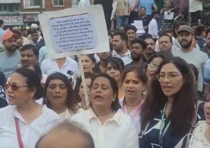 सीलिंग कार्रवाई के विरोध में सड़क पर उतरे भोपाल के व्यापारी, बोले- मास्टर प्लान लागू करें और मिक्स्ड लैंड यूज की मिले अनुमति