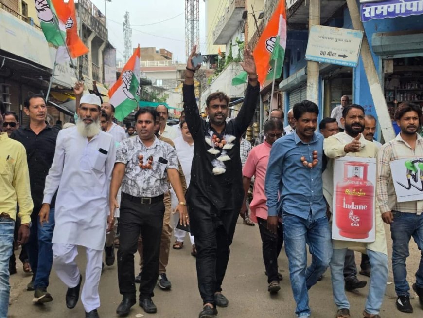 बिरसिंहपुर में महगाई को लेकर कांग्रेस का अनोखा प्रदर्शन