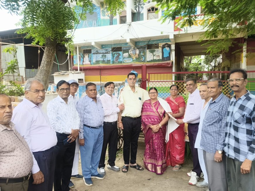 जैन वरिष्ठ महासंघ ने गौशाला में गौग्रास खिलाकर दिया सेवा और संस्कार का संदेश