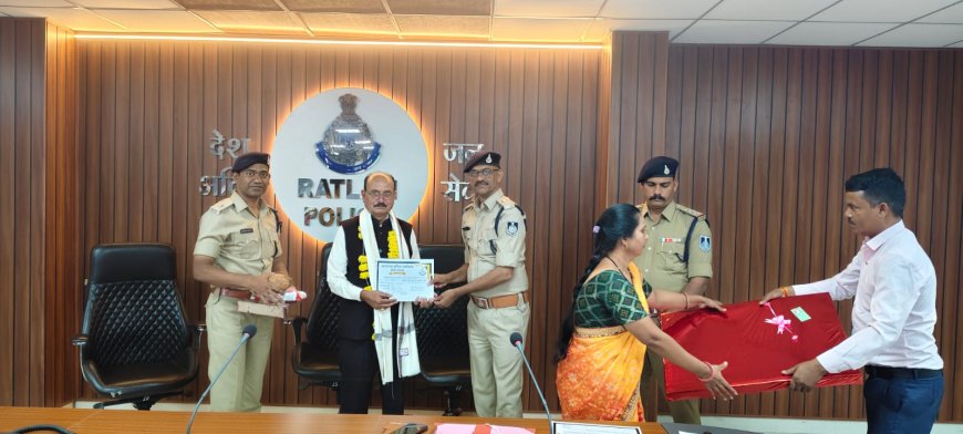 लंबी पुलिस सेवा के बाद तीन अधिकारी सेवानिवृत्त, रतलाम पुलिस ने सम्मानपूर्वक दी विदाई