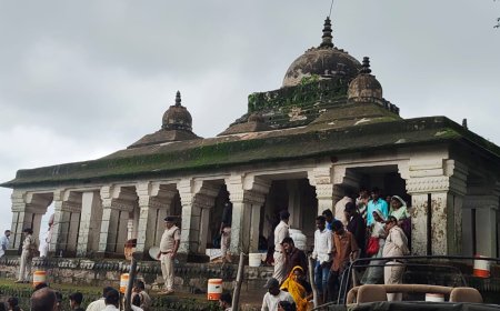 जंगल के बीच आस्था का केंद्र बांधवाधीश मंदिर, जन्माष्टमी पर गूंजे जयकारे; रखरखाव को लेकर विधायक ने उठाई आवाज
