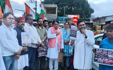 भोपाल मास्टर प्लान को लेकर कांग्रेस का पैदल मार्च, सरकार पर लगाया 22 साल से मामला लटकाने का आरोप