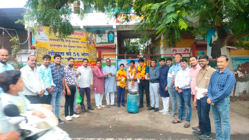 श्वानों के लिए JSG नवकार की अनूठी पहल, शुरू हुई ‘दूध गाड़ी’ योजना