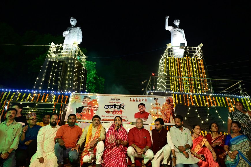 भवानी चौक पर 5151 दीपों से जगमगाया भोपाल, सांसद आलोक शर्मा के नेतृत्व में मनाया पीएम मोदी का जन्मदिन