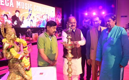 शब्बीर कुमार नाइट में बिखरा सुरों का जादू, अमिताभ के सदाबहार गीतों पर झूमे दर्शक