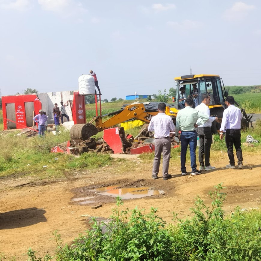 परवलिया सड़क थाना क्षेत्र  में 61 करोड़ की 180 एकड़ सरकारी ज़मीन अतिक्रमण मुक्त
